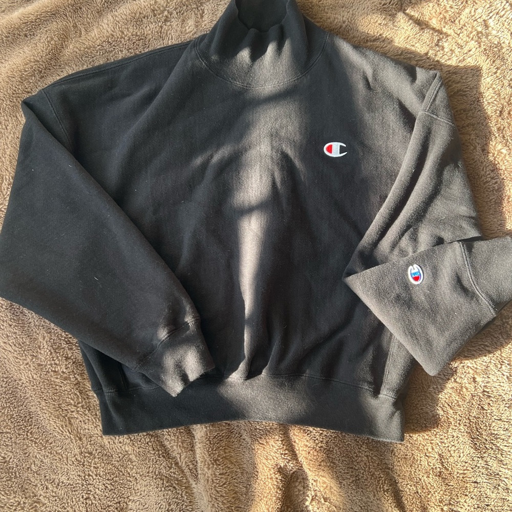 Champion Women's Black Crewneck Sweatshirt